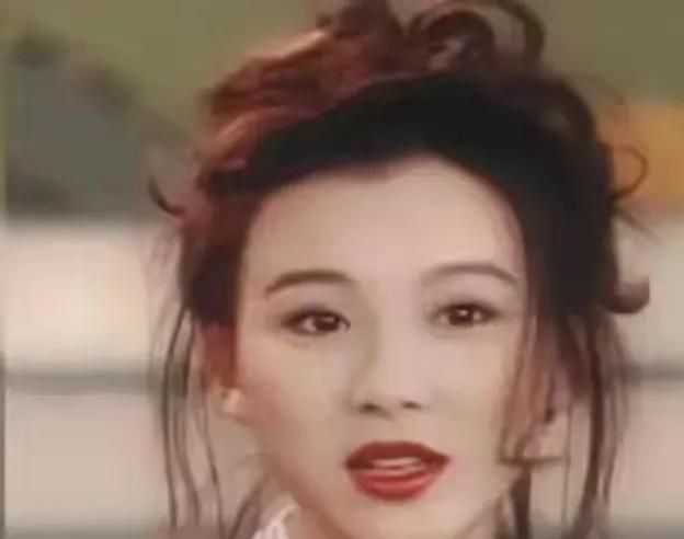 从亚洲顶流到被全网唾弃，泽尻英龙华的堕落史比剧还抓马？