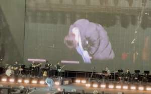 周深个人资料(突发周深演唱会流泪致歉，“从来没有这么害怕站在舞台上”)