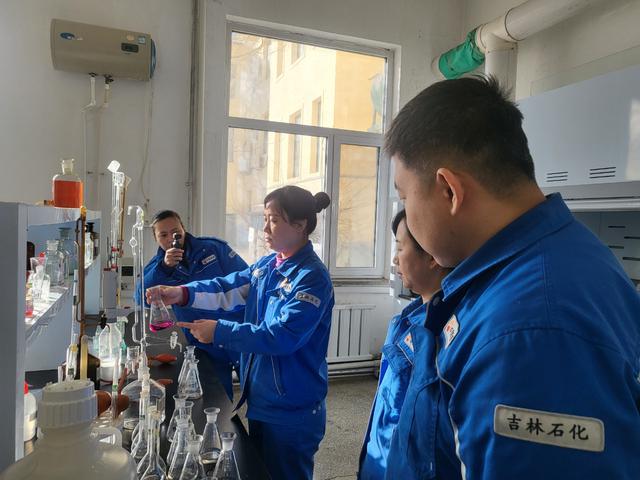 员工们“写剧本”“当演员”，整个“剧组”都把规范操作记牢了！