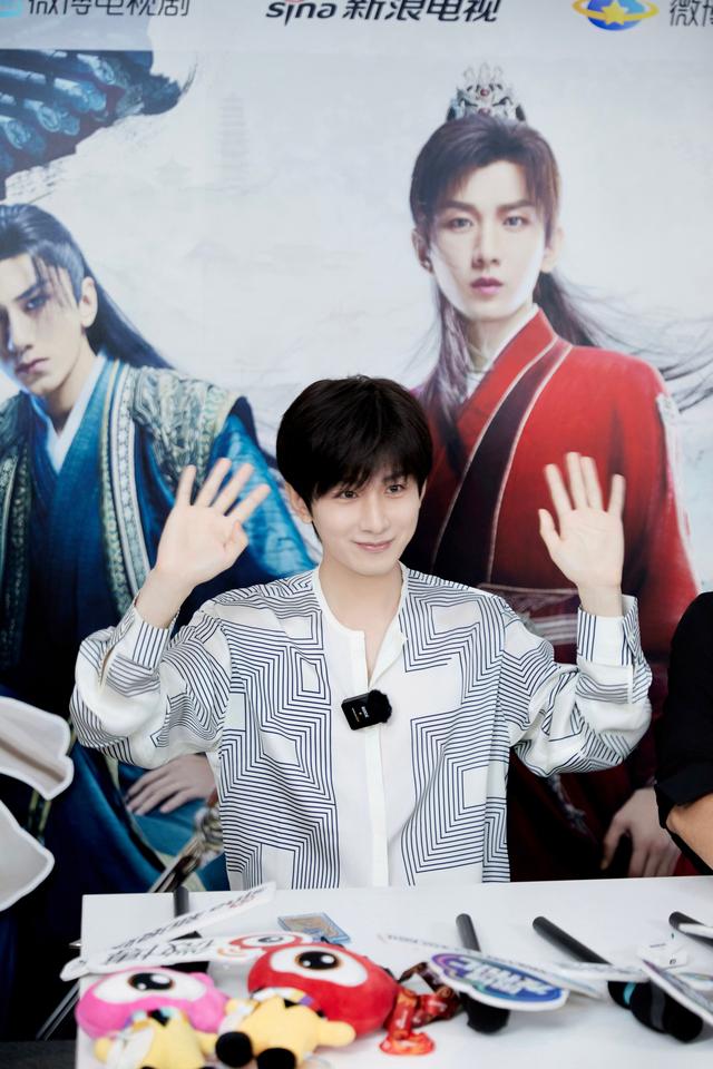 成毅综艺效果有多强？一句话瞬间笑翻全场，难怪连杨迪都甘拜下风