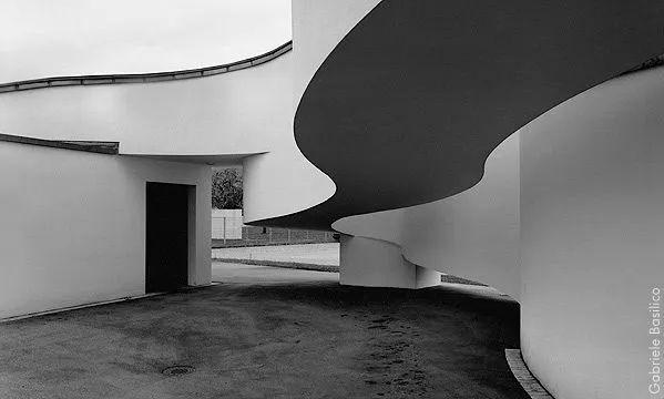 建筑师筱原一男“伞之家”德国重现，思考无用空间