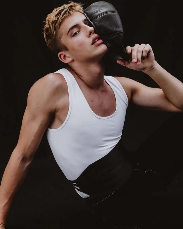 超级少年感的巴西男孩Lucca Schlenker