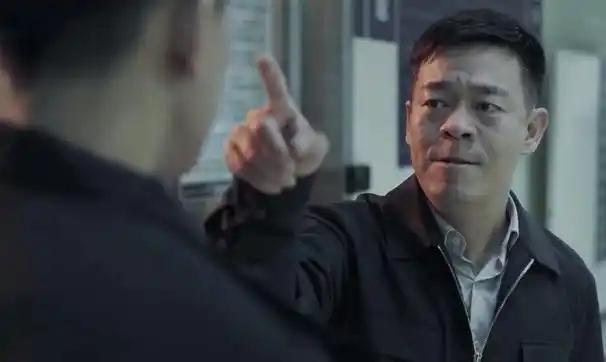 孙浩：26岁上春晚爆红，得罪杨坤20年不敢说话，56岁仍不婚不育