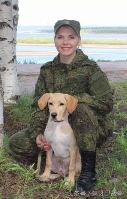 俄罗斯女兵(肤白貌美大长腿，战斗民族出美女，揭开俄罗斯女兵神秘的面纱)