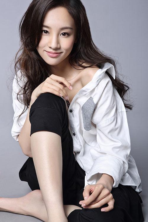 陈龙老婆章龄之