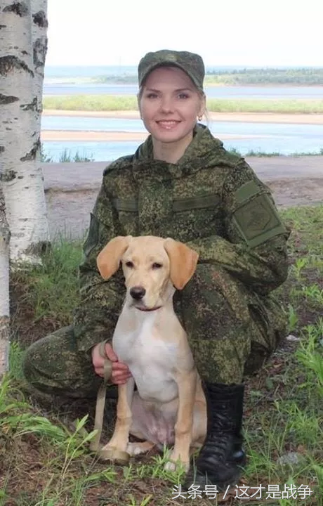 肤白貌美大长腿，战斗民族出美女，揭开俄罗斯女兵神秘的面纱