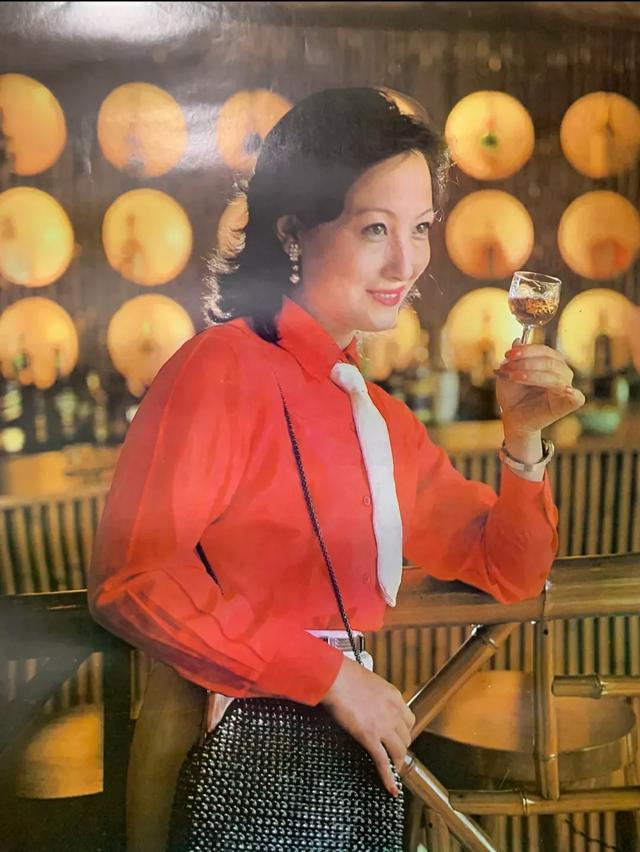 挂历欣赏（1001）——1993年阑室娇影：段仕萍程晓英麦小琴朱碧云