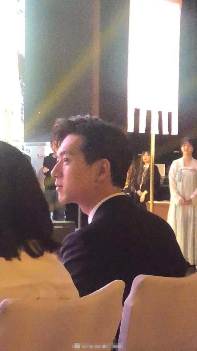 国民男友李现活动生图流出，鼻子高度十分惊人