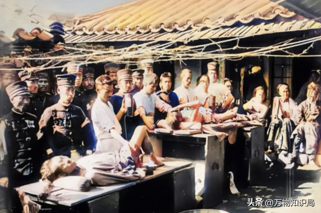 1940年,日军禁止公开的照片,一名慰安妇女孩表情呆滞,命运难测