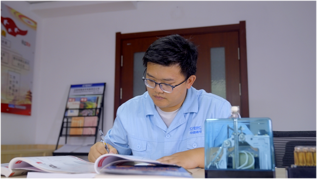 听铁西人讲劳模故事!第121期讲述塑造高铁“智慧大脑”的工程师——张天宇