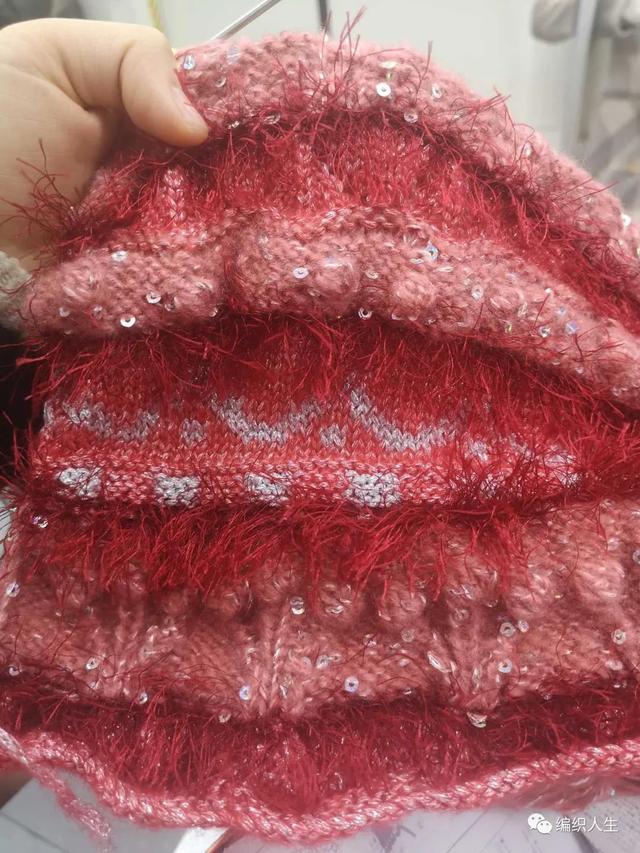 少女风改版华丽风：毛茸茸女士棒针大圆领阔袖套头毛衣（有编织图解）