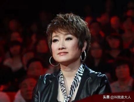 王刚的3个女人：与小20岁娇妻很幸福，前妻成方圆如今怎样了？