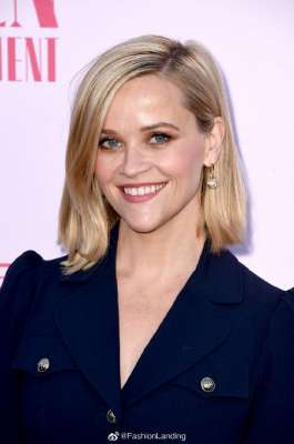 瑞希威瑟斯彭(影后瑞希和家人亮相某活动，女儿满脸的胶原蛋白，这次妈妈完胜)