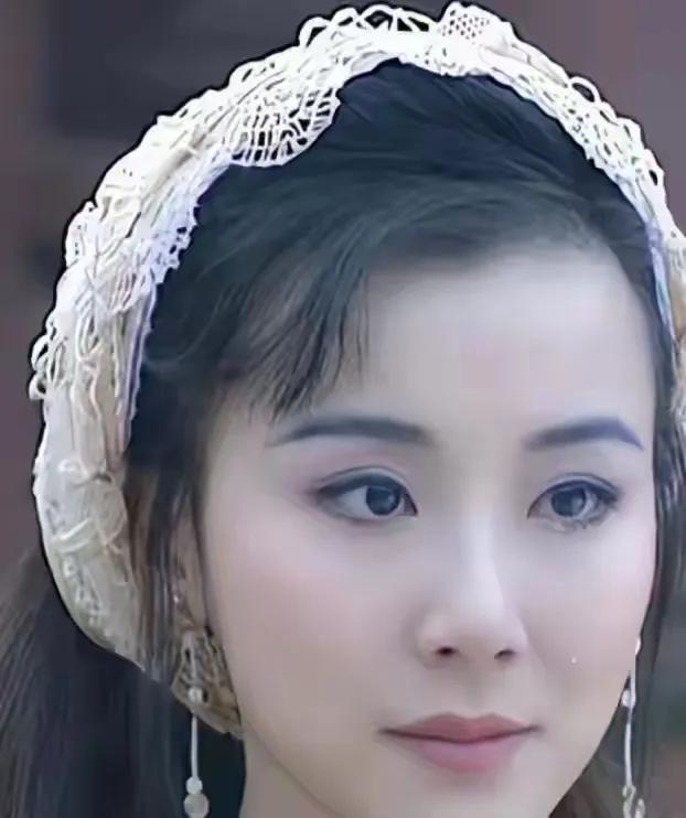 从亚洲顶流到被全网唾弃，泽尻英龙华的堕落史比剧还抓马？