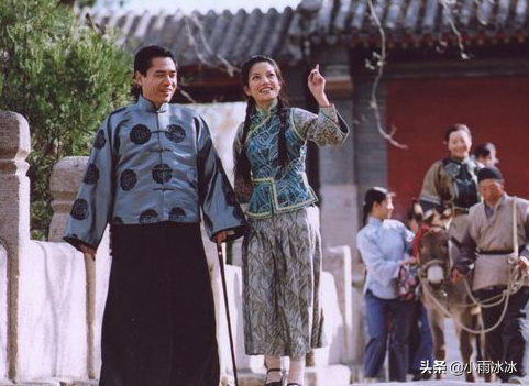 上房揭瓦小燕子爱憎分明的陆依萍京城才女姚木兰,重温赵薇经典剧