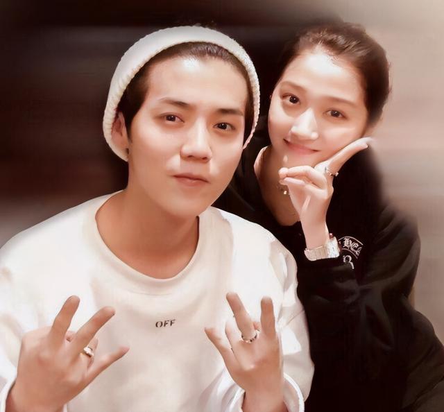 有一种“差距”叫鹿晗与关晓彤，官宣6年后，两人棋局终于被看清