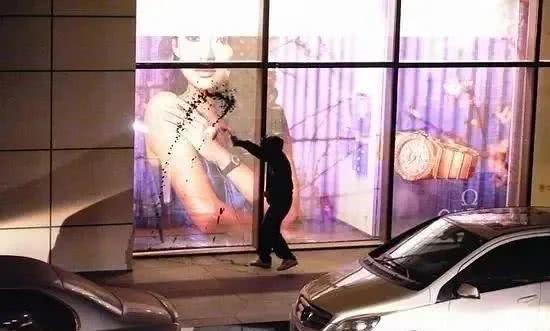 章子怡“泼墨门”绯闻曝出后，意外牵扯出其他大佬？