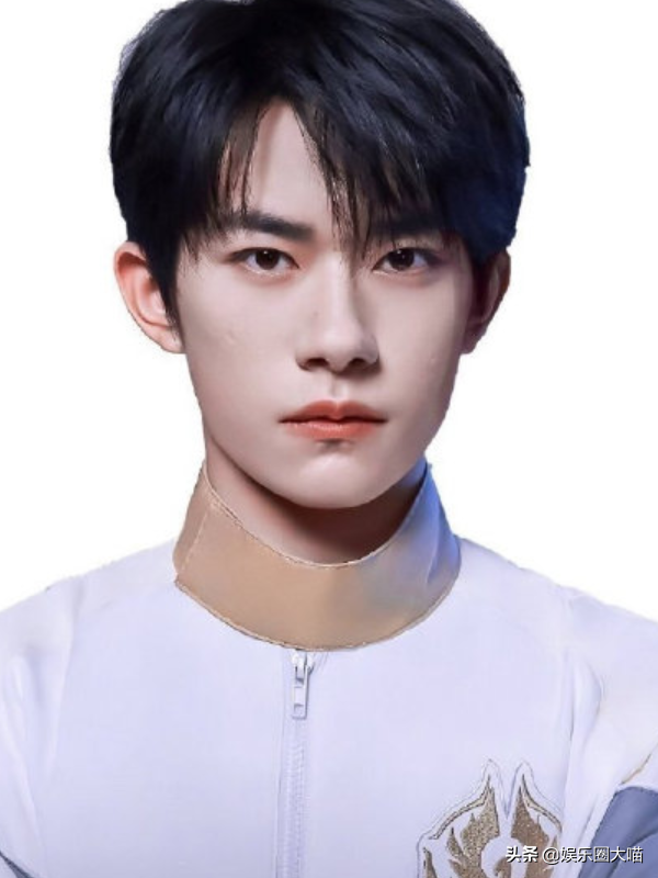 王俊凯证件照,刘昊然证件照,王源证件照,看见他:稳坐大佬宝座