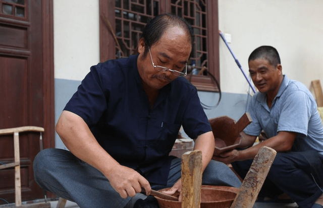 农村老话“百艺百穷，无艺成龙”，“成龙”特指什么，是什么意思