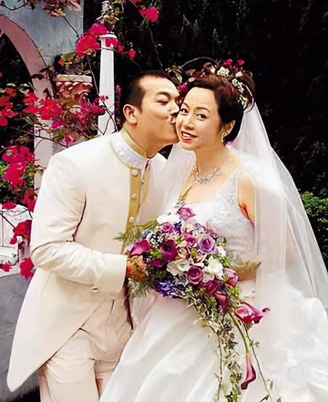 她是港姐季军年轻时超美艳，嫁圈内好男人女儿漂亮，男方坚拒诱惑