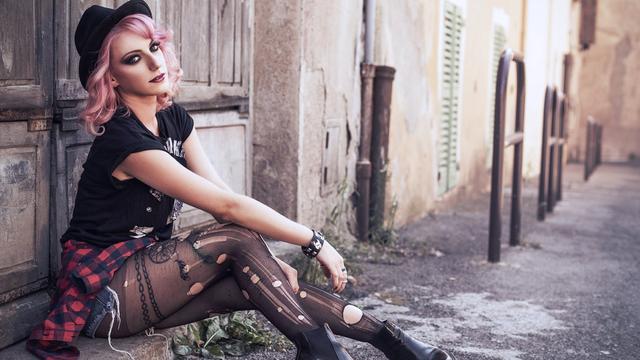 丝袜是给男人穿的？几分钟看完《丝袜的前世今生》