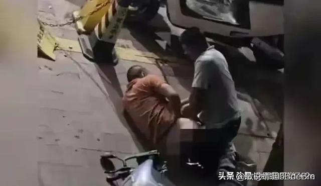 炸裂！网传抓男小三现场，男子脱小三裤子捏命根子，老婆表现醉了