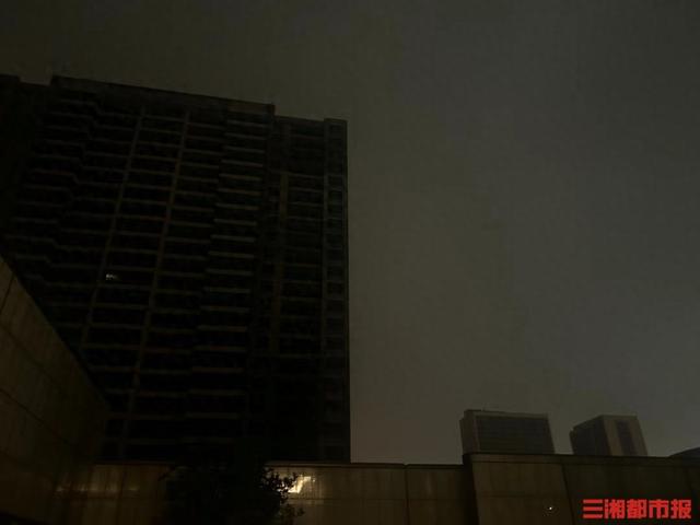 正午时分，长沙现“黑夜”