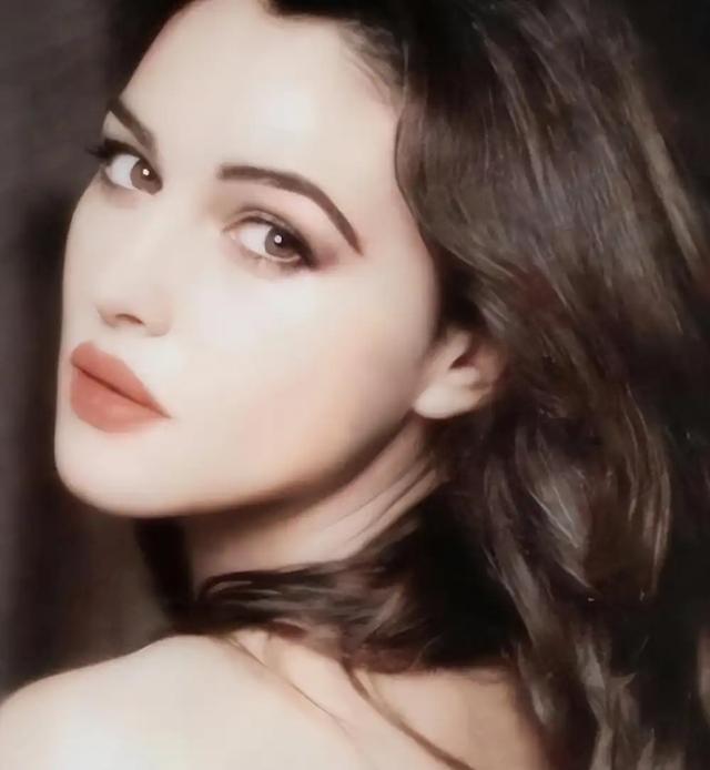 “地球球花”、“世界第一美女”的莫妮卡·贝鲁奇，谁能顶得住