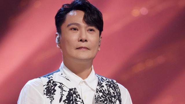 盘点薛之谦15大神级翻唱舞台,把情歌交给他,你就放120个心吧