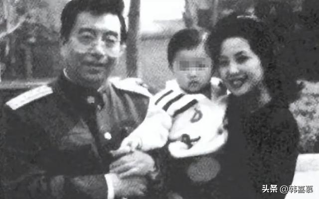 85岁李双江近况曝光，卖力唱歌底气不足，努力赚钱为儿子出狱隐身