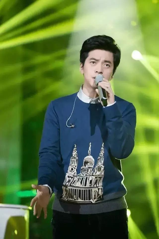李健翻唱《在水一方》,韩红泪洒现场:音乐,直击灵魂的温柔力量
