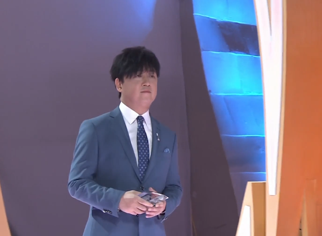 拾光盛典造型：杨幂雍容优雅，迪丽热巴造型敷衍，刘亦菲手臂抢镜