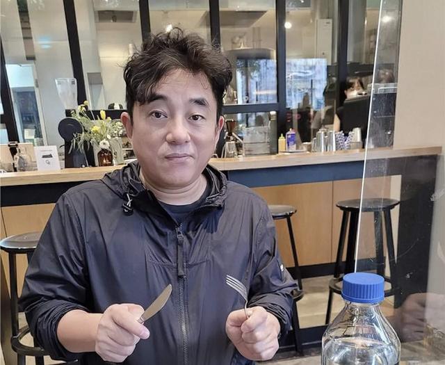 胖到不见脖！香港歌手吕方多次减肥失败，娶富婆妻子老来得女