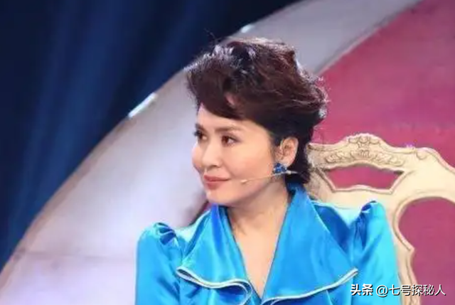72岁导演尤小刚,与三婚妻子3年抱俩娃,如今两个儿子超高颜值