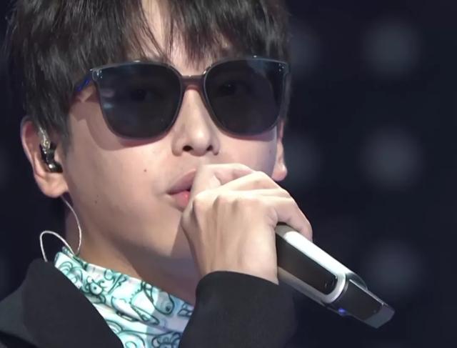 拾光盛典造型：杨幂雍容优雅，迪丽热巴造型敷衍，刘亦菲手臂抢镜