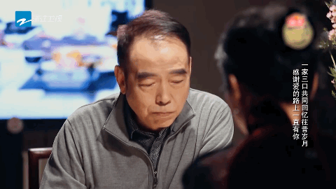 父亲是陈凯歌，母亲是陈红，强捧好几年都红不了，陈飞宇也很无奈