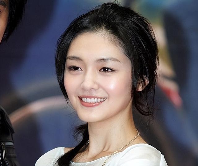 汪小菲可能带孩子回北京，马筱梅带娃照曝光，大S树葬地点不公开