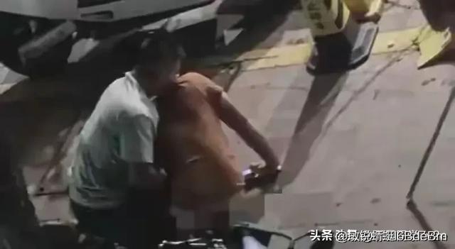 炸裂！网传抓男小三现场，男子脱小三裤子捏命根子，老婆表现醉了