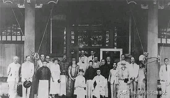 末代皇后婉容的一生，最后堕落沉沦，凄惨又令人唏嘘