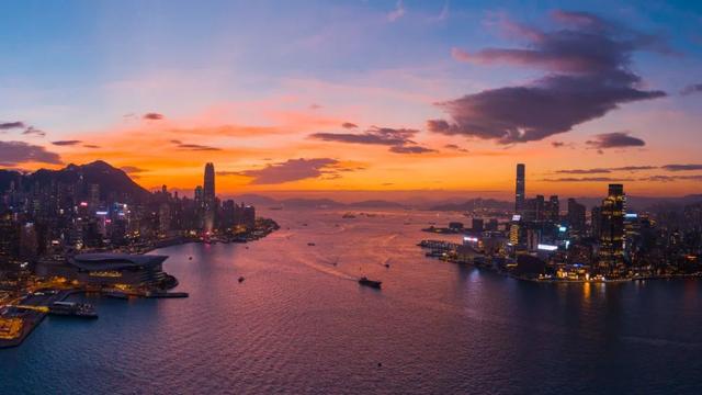 航拍香港:从高空视角看密度之城