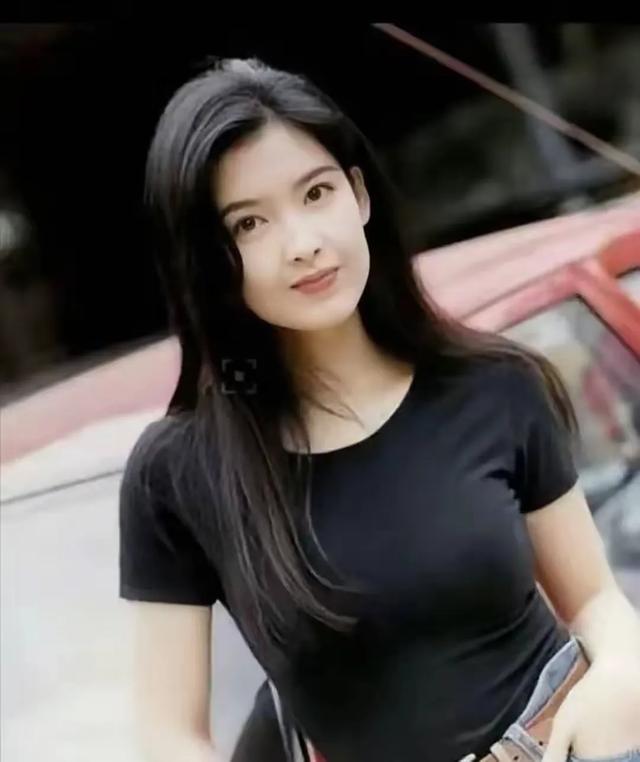 从玉女到“圣母”：周慧敏30年忍辱史撕开娱乐圈婚姻遮羞布