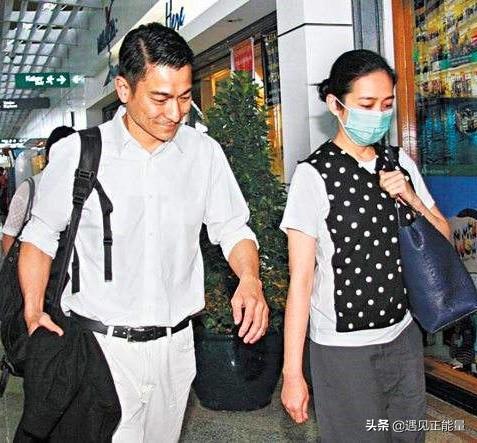 刘德华娶朱丽倩为妻,婚后12年恩爱如初,家庭幸福