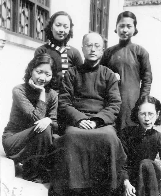 合肥张家四姐妹：一个比一个嫁得好，都活过90岁，小妹高寿101岁