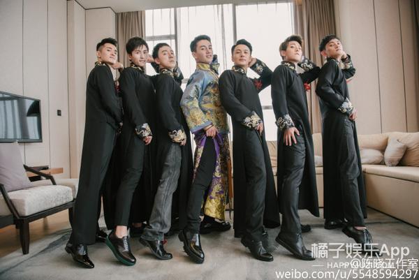 还记得《美人为馅》的周小篆吗？他居然是陈晓的伴郎？