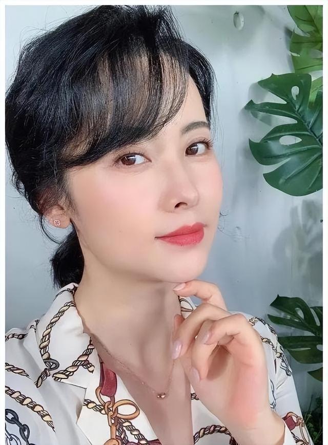 曾被骂同性恋的她，41岁结婚生子却与丈夫对簿公堂，现在过得如何