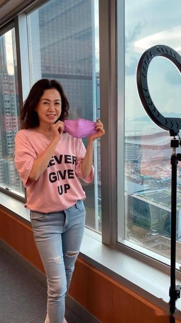 她是港姐季军年轻时超美艳，嫁圈内好男人女儿漂亮，男方坚拒诱惑