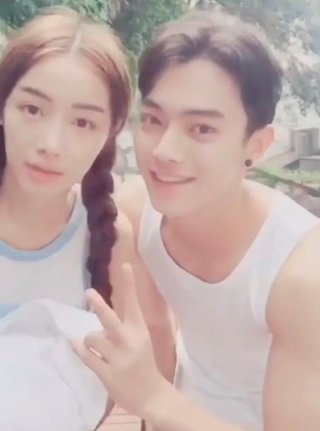 许凯情史又被扒？与前女友大量亲密照流出，镜头前搂腰亲吻撒狗粮