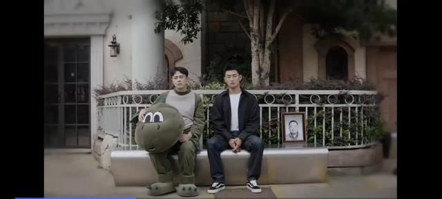 网剧飞驰结局:张弛和小河在一起了;叶经理遛狗而亡结局也改变了