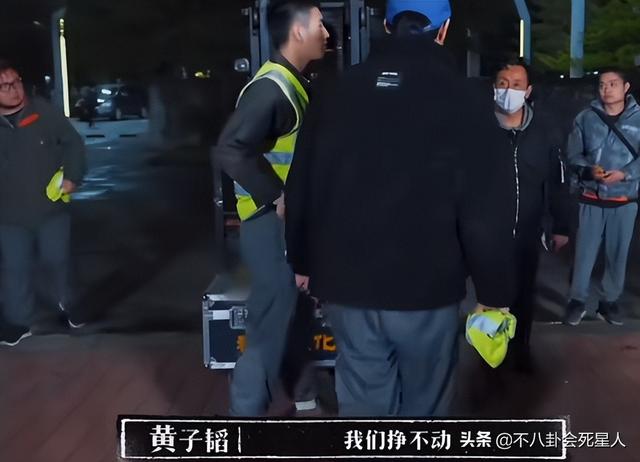 偷奸耍滑，怕苦嫌累，明星少爷们“下凡”体验生活，就是一场假局