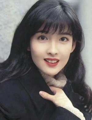 周慧敏(从玉女到“圣母”：周慧敏30年忍辱史撕开娱乐圈婚姻遮羞布)